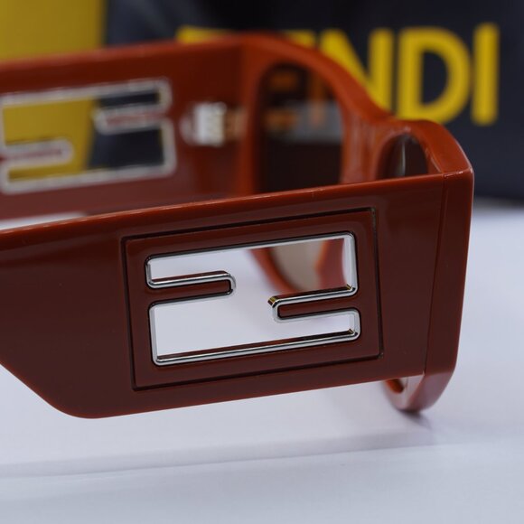Fendi FE40109I 50E BAGUETTE Oval Sunglasses - Brown - Picture 13 of 14